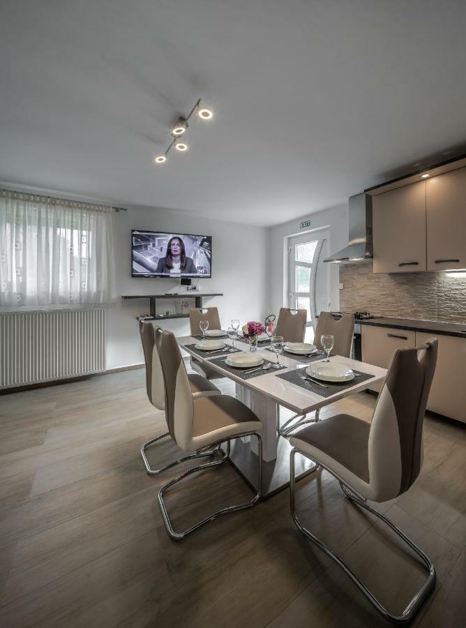 Plitvice Family Apartment Korenica Dış mekan fotoğraf